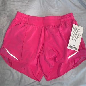 lululemon hotty hot low rise short 4”